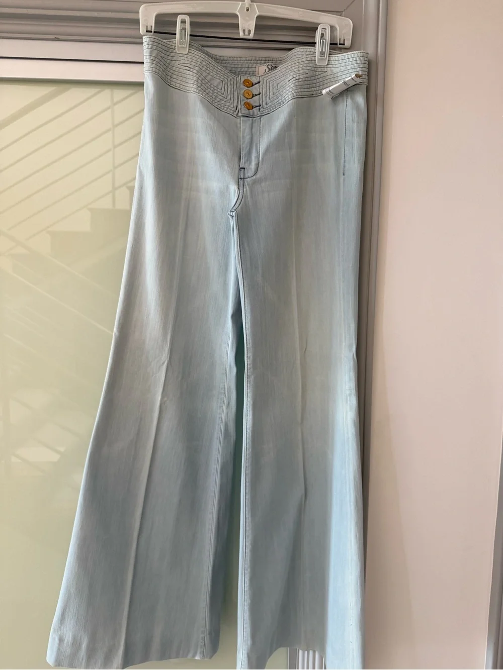7 For All Mankind Light Blue Wide Leg Jeans with Gold Buttons - Picture 2 of 9